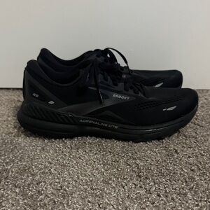 Brooks Women's Black and Gray Athletic Shoes